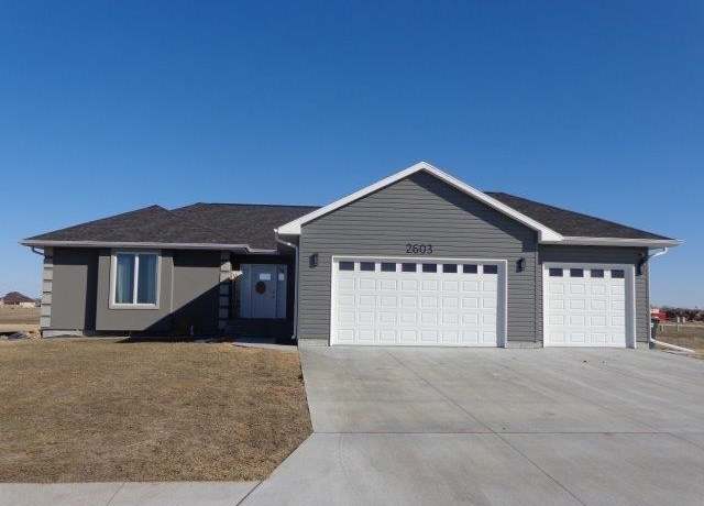 Property at 2603 Patriot Dr, Lexington, NE 68850, 3 beds, 2 baths