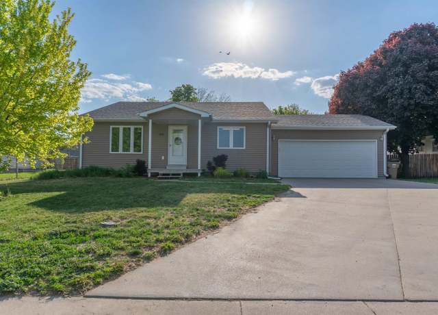 Property at 310 West Ave, Gibbon, NE 68840, 3 beds, 2 baths