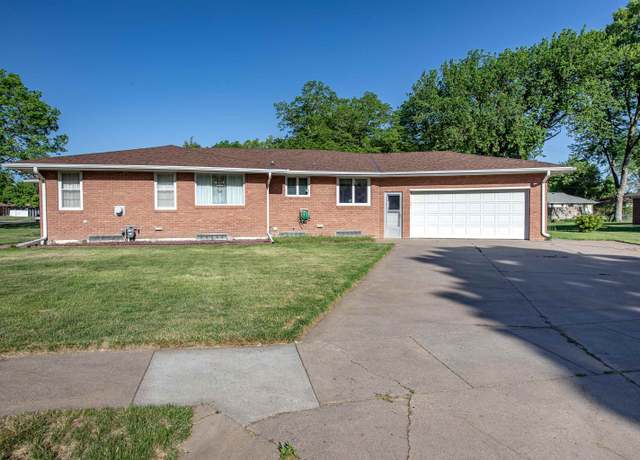 Property at 1204 W 12th St, Hastings, NE 68901, 3 beds, 2 baths