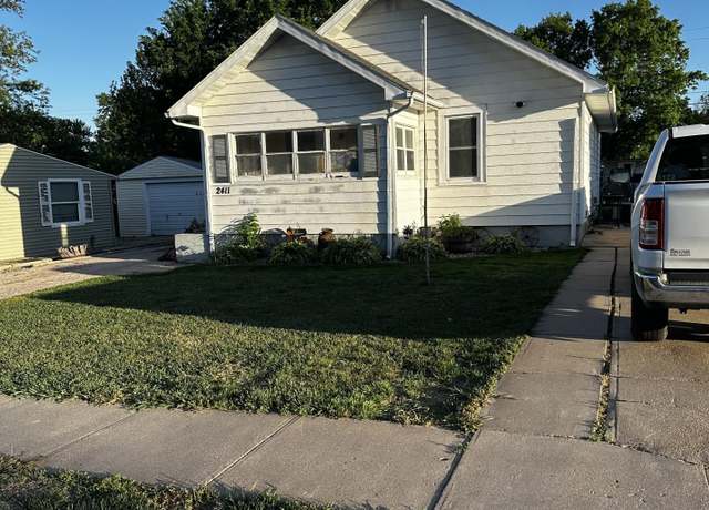 Property at 2411 W 7th St, Hastings, NE 68901, 2 beds, 2 baths
