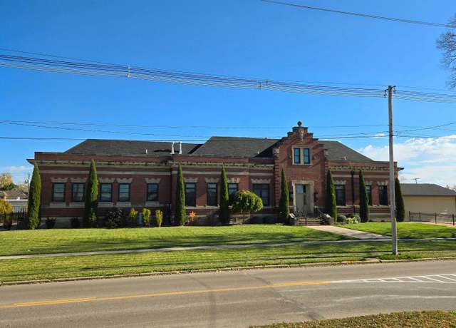 Property at 300 N Minnesota Ave, Hastings, NE 68901, 4 beds, 3 baths