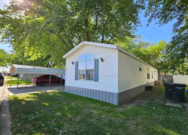 Property at 1410 E South Street #37 St, Hastings, NE 68901, 3 beds, 2 baths