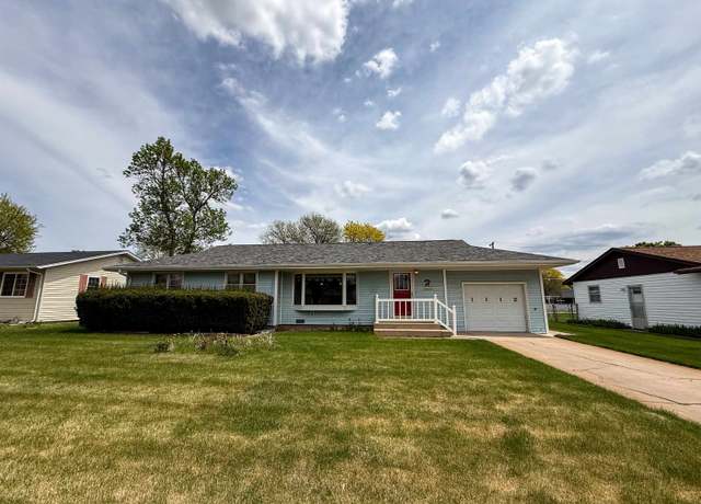 Property at 1112 N Fillmore St, Lexington, NE 68850, 3 beds, 2 baths