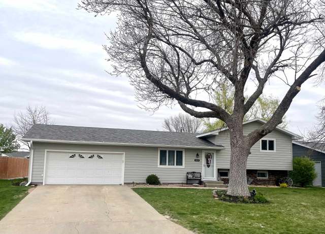 Property at 1020 23rd St, Gothenburg, NE 69138, 4 beds, 2 baths