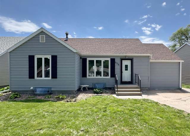 Property at 538 E 1st St, Minden, NE 68959, 4 beds, 2 baths