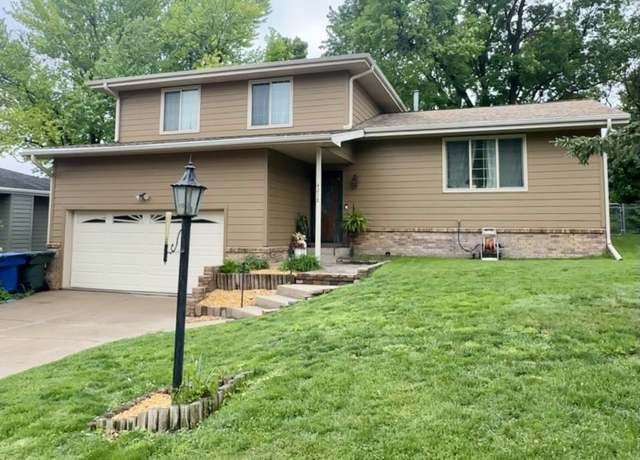 Property at 4218 Fairacres Rd, Kearney, NE 68845, 3 beds, 3 baths