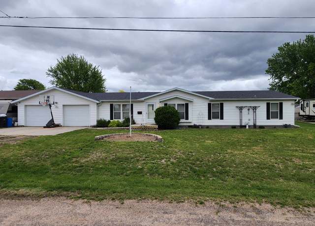 Property at 620 N Easy St, Elm Creek, NE 68836, 3 beds, 2 baths