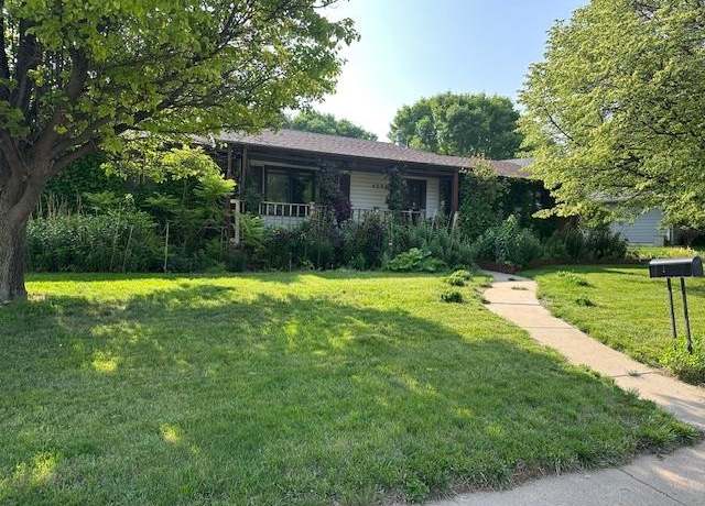 Property at 4507 Central Ave, Kearney, NE 68847, 3 beds, 2 baths