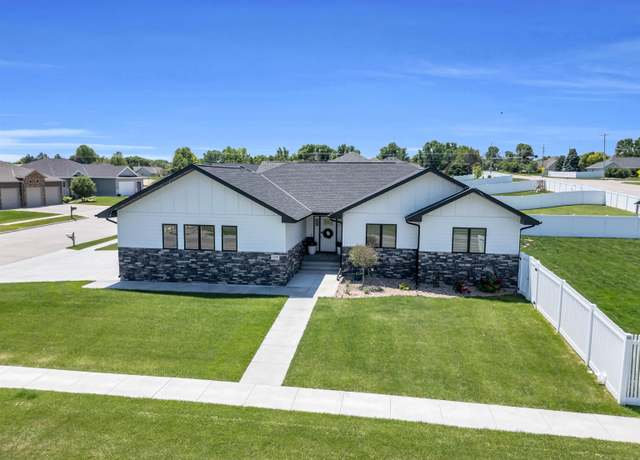 Property at 1606 W 50th St, Kearney, NE 68845, 5 beds, 2 baths