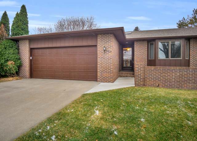 Property at 4610 Pony Express Rd, Kearney, NE 68847, 3 beds, 3 baths