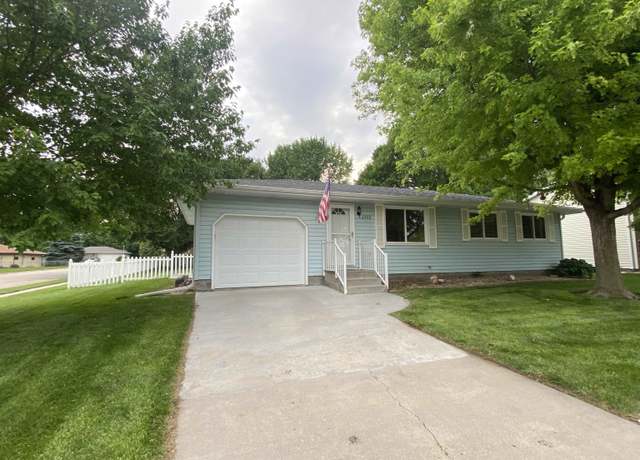 Property at 4102 I Ave, Kearney, NE 68847, 4 beds, 2 baths
