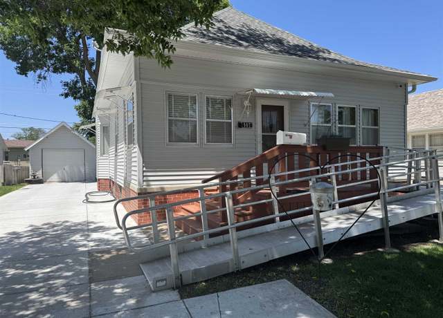 Property at 907 N Briggs Ave, Hastings, NE 68901, 2 beds, 2 baths