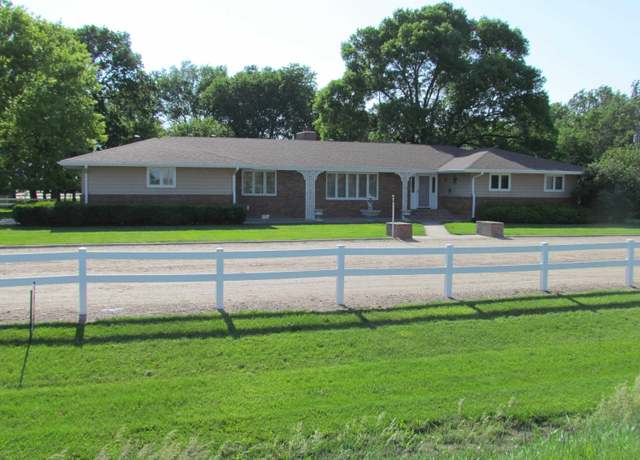 Property at 74769 L Rd, Elm Creek, NE 68836, 2 beds, 3 baths