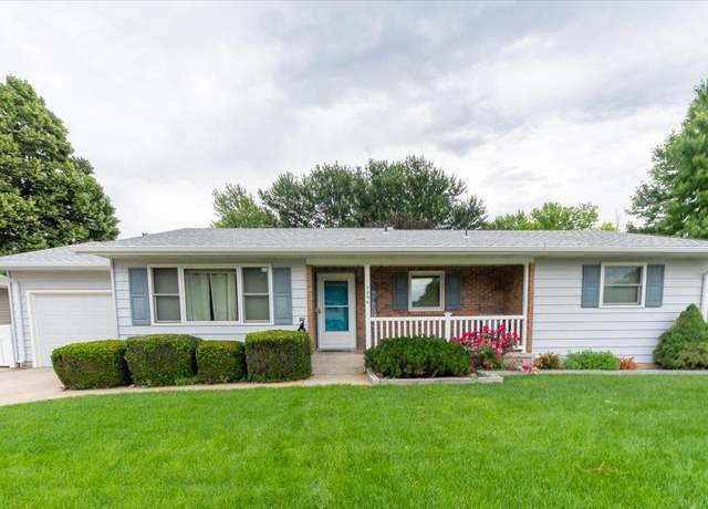 Property at 1254 Apache Ave, Hastings, NE 68901, 4 beds, 3 baths