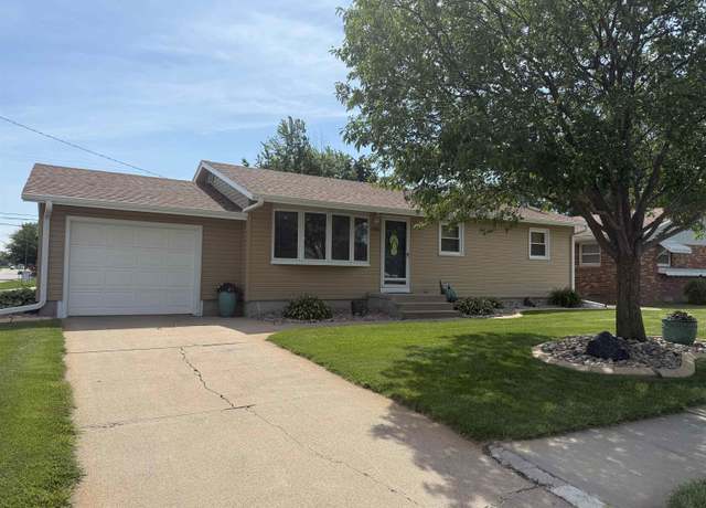 Property at 1346 N Baltimore Ave, Hastings, NE 68901, 3 beds, 2 baths