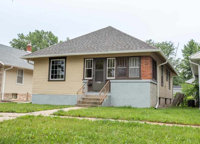 Property at 1807 W 4th St, Hastings, NE 68901, 2 beds, 2 baths