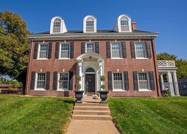 Property at 850 N Burlington Ave, Hastings, NE 68901, 4 beds, 3 baths