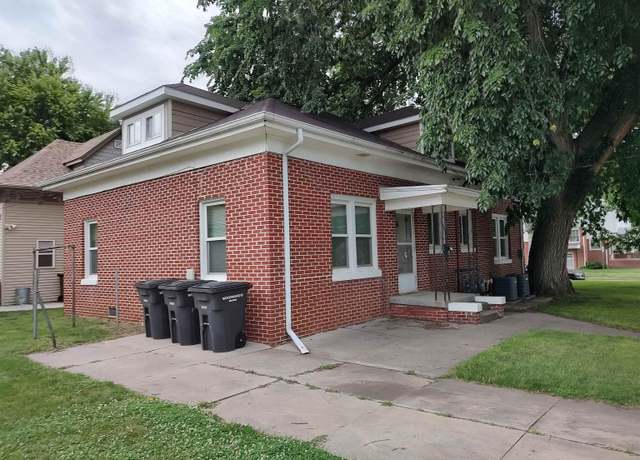 Property at 801 & 803 N Bellevue Ave, Hastings, NE 68901, 4 beds, 4 baths