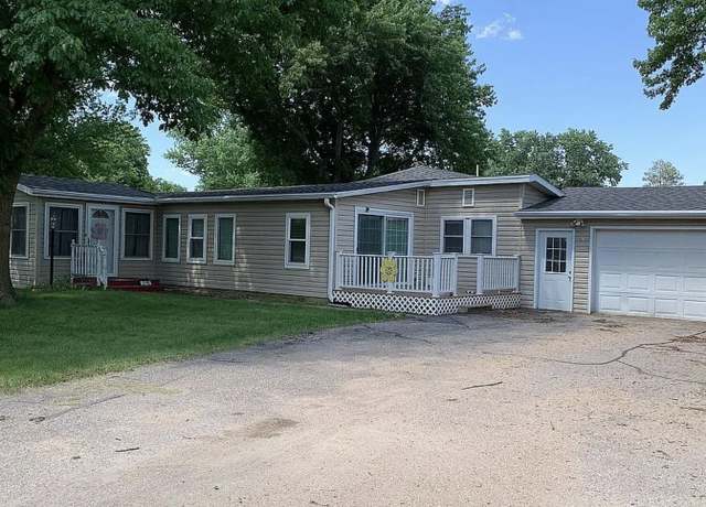 Property at 219 N Railroad St, Bladen, NE 68928, 3 beds, 2 baths