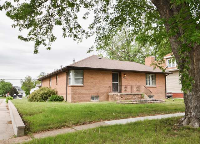 Property at 803 E 6th St, Hastings, NE 68901, 5 beds, 2 baths