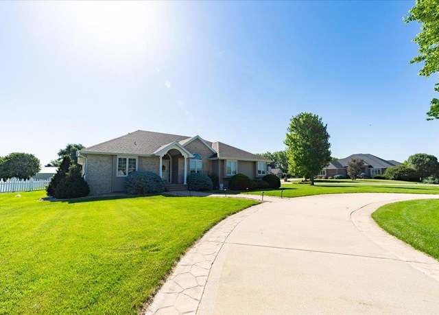 Property at 5400 N 1st St, Hastings, NE 68901, 5 beds, 4 baths
