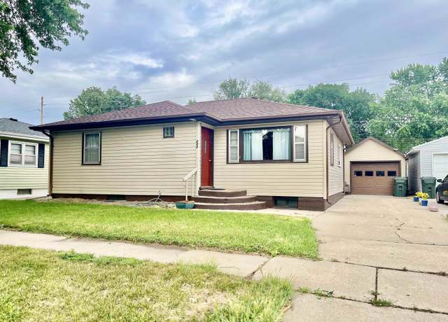 Property at 232 S Hubbard Ave, Minden, NE 68959, 4 beds, 2 baths