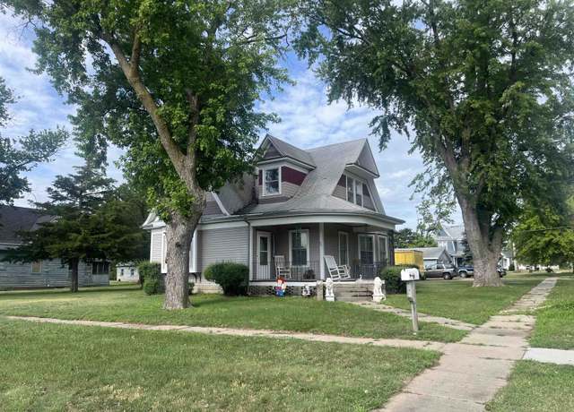 Property at 341 N Cherry St, Red Cloud, NE 68970, 5 beds, 2 baths