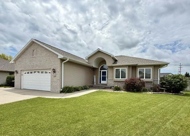 Property at 1407 E 57th Street Pl, Kearney, NE 68847, 4 beds, 3 baths