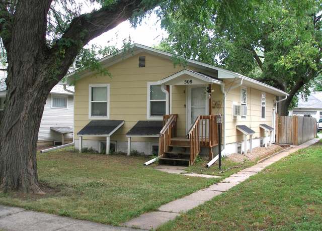 Property at 508 W 26th St, Kearney, NE 68845, 4 beds, 2 baths