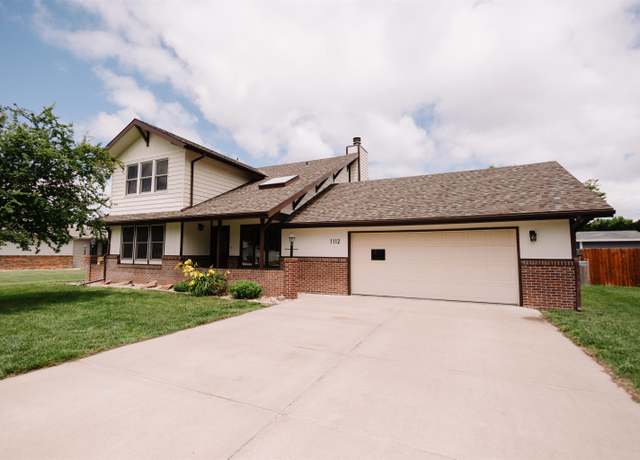 Property at 1112 E Oklahoma Ave, Grand Island, NE 68801, 3 beds, 2 baths