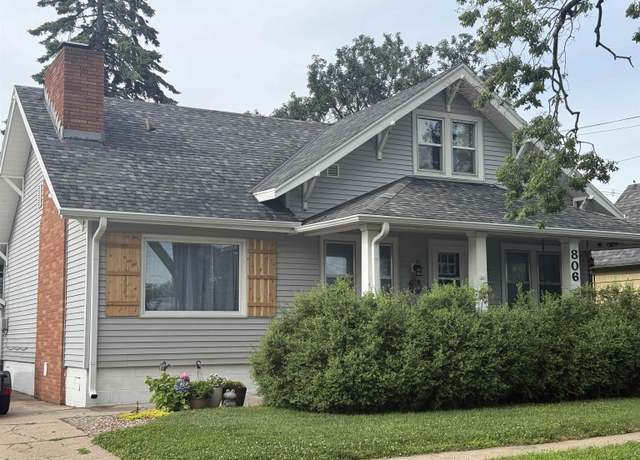 Property at 806 E 3rd St, Hastings, NE 68901, 3 beds, 2 baths