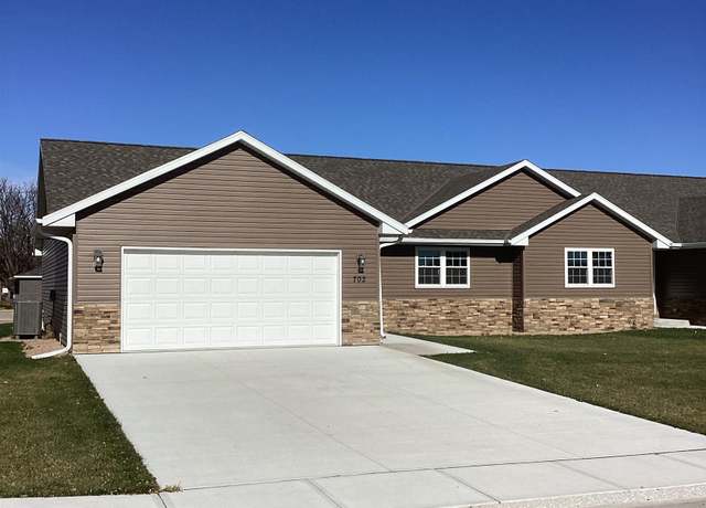 Property at 702 E 19th St, Cozad, NE 69130, 2 beds, 2 baths