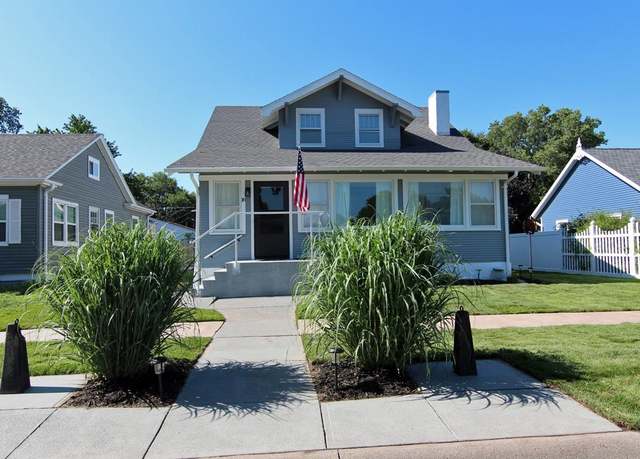 Property at 16 W 27th St, Kearney, NE 68847, 3 beds, 2 baths