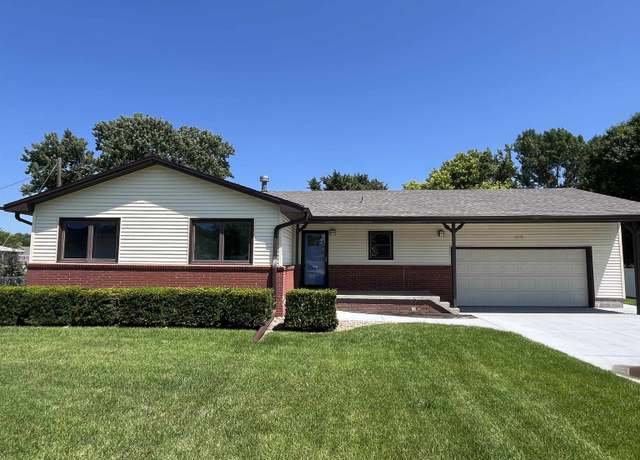 Property at 2210 W 12th St, Hastings, NE 68901, 3 beds, 2 baths