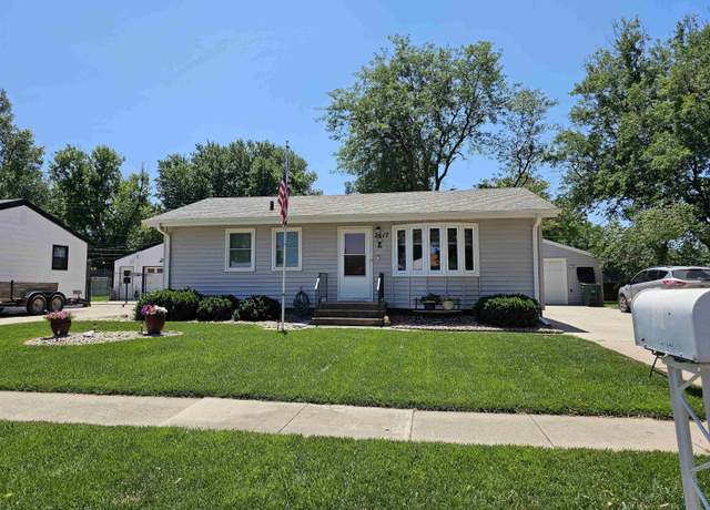 Property at 2617 Boyce St, Hastings, NE 68901, 3 beds, 2 baths