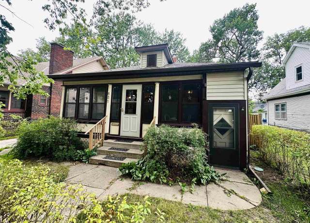 Property at 831 N Cedar Ave, Hastings, NE 68901, 2 beds, 2 baths