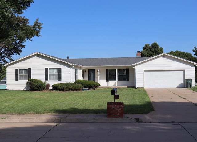 Property at 1225 Heritage Dr, Hastings, NE 68901, 3 beds, 2 baths