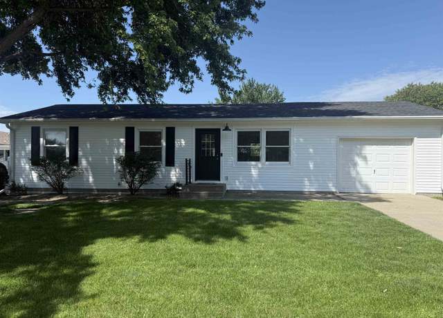 Property at 836 S Colorado Ave, Hastings, NE 68901, 2 beds, 2 baths
