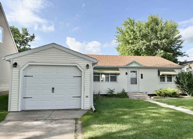 Property at 1607 N Jackson St, Lexington, NE 68850, 3 beds, 2 baths