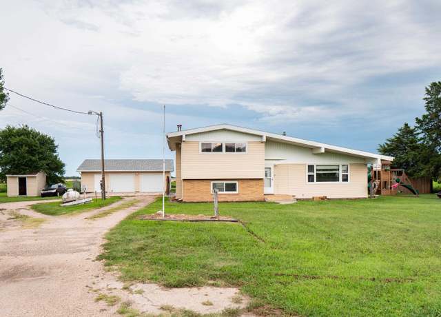 Property at 215 Hwy 10, Gibbon, NE 68840, 3 beds, 2 baths