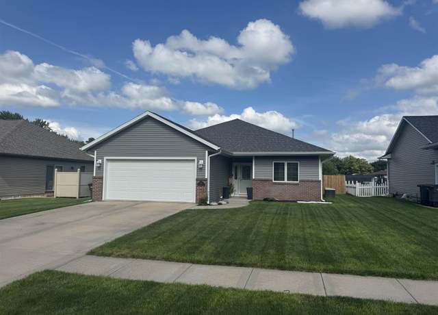 Property at 606 North 2nd Ave, Hastings, NE 68901, 2 beds, 2 baths
