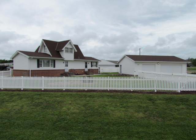 Property at 200 Meadowlark Ln, Kearney, NE 68845, 3 beds, 1 bath