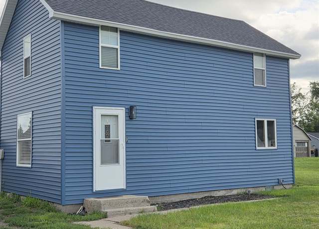 Property at 205 W 14th, Cozad, NE 69130, 2 beds, 1 bath