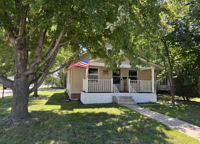 Property at 1142 N Minnesota Ave, Hastings, NE 68901, 4 beds, 2 baths