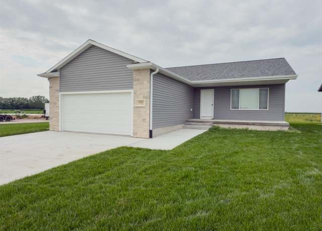 Property at 2102 E 41st St, Kearney, NE 68847, 2 beds, 2 baths