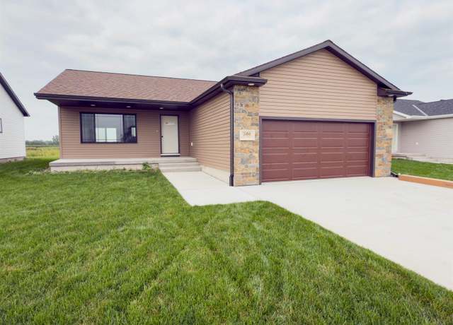 Property at 2108 E 41st St, Kearney, NE 68847, 5 beds, 3 baths