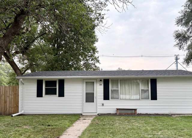 Property at 310 S Ridge Rdg, Minden, NE 68959, 3 beds, 1 bath