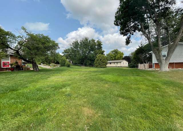 Property at 6 Arapahoe Ln, Kearney, NE 68847