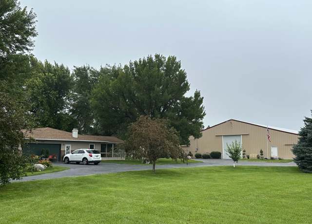 Property at 5531 E Saddlehorse Dr, Kearney, NE 68847, 3 beds, 2 baths