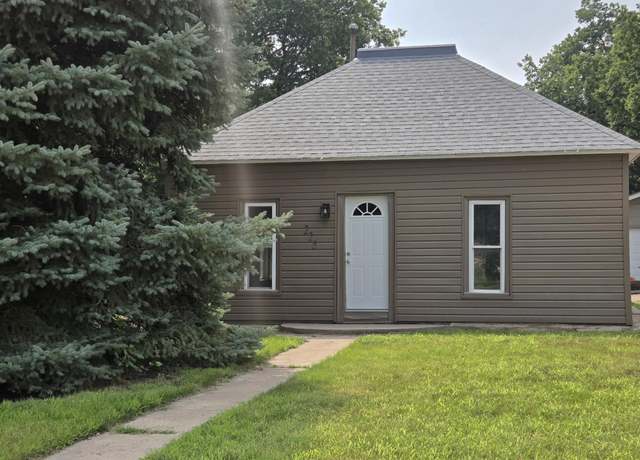 Property at 225 N Church St, Elm Creek, NE 68836, 2 beds, 1 bath